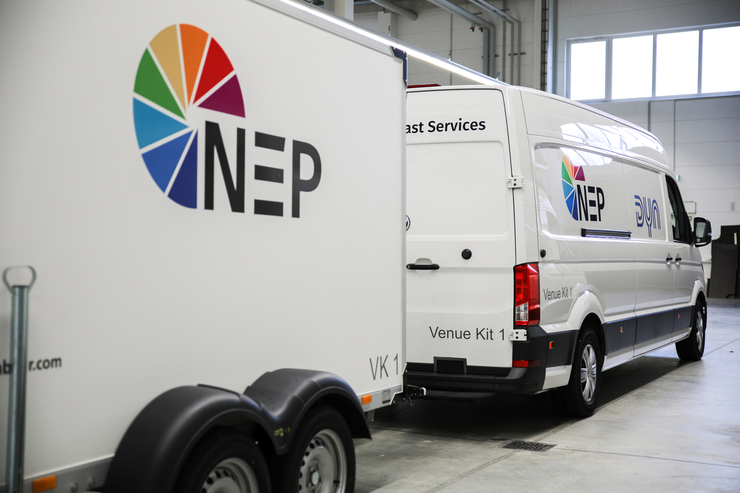 In Zusammenarbeit mit NEP Germany hat Broadcast Solutions sechs mobile Einheiten erstellt, die als Venue Kits bezeichnet werden. Sie enthalten das gesamte System für eine Außenübertragung.