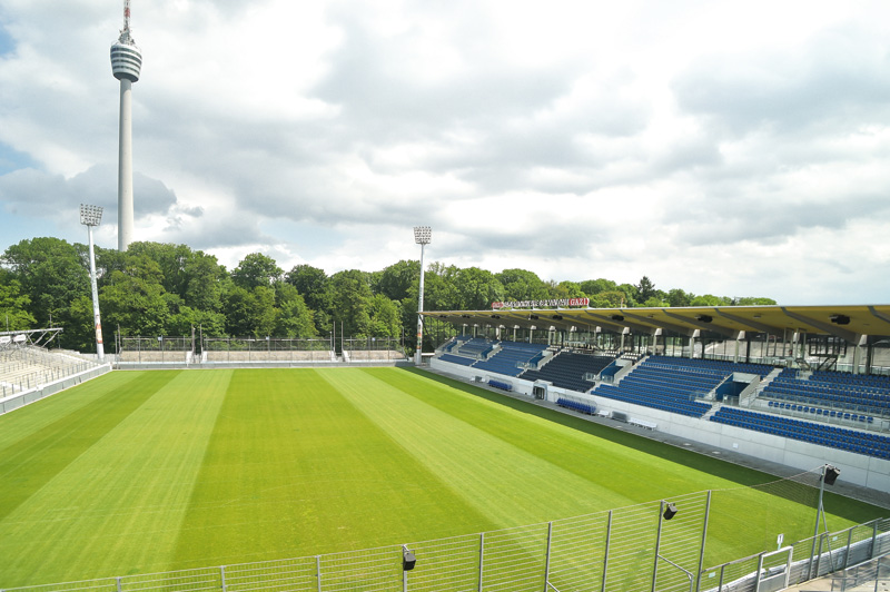 Im Gazi-Stadion auf der Waldau tragen die Stuttgarter Kickers sowie die zweite Mannschaft des VfB Stuttgart ihre Heimspiele aus.