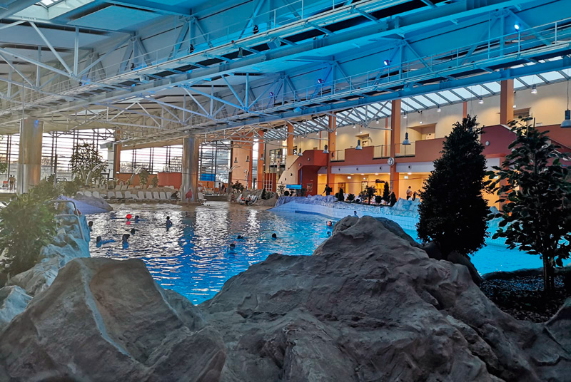 Das BadeLand ist mit jährlich 700.000 Besuchern eines der größten Freizeitbäder Deutschlands.