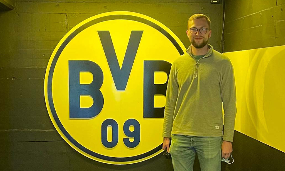 Hendrik Schnieders, bekennender Fan von Borussia Dortmund seit der Kindheit, ist inzwischen selbst beim BVB tätig.