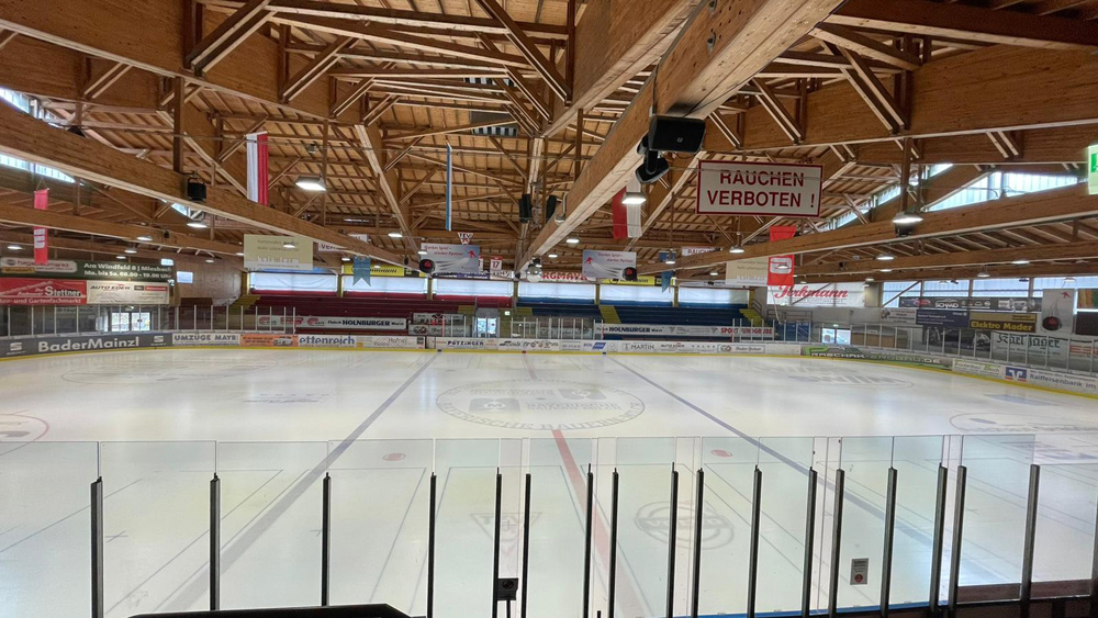 Das Eisstadion Miesbach ist die größte Eissporthalle in der Region.