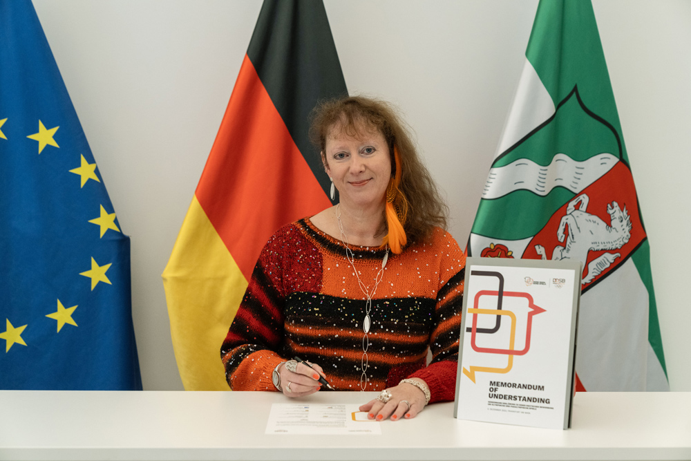 Staatssekretärin Andrea Milz hat das Memorandum of Understanding des DOSB unterzeichnet.