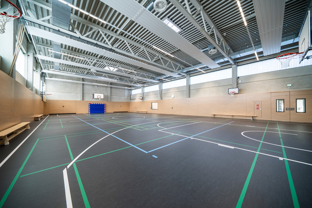 Die Stadt Monheim am Rhein hat in den vergangenen Jahren viel in ihre Sportstätteninfrastruktur investiert – wie hier an der Grundschule Pfingsterfeld.