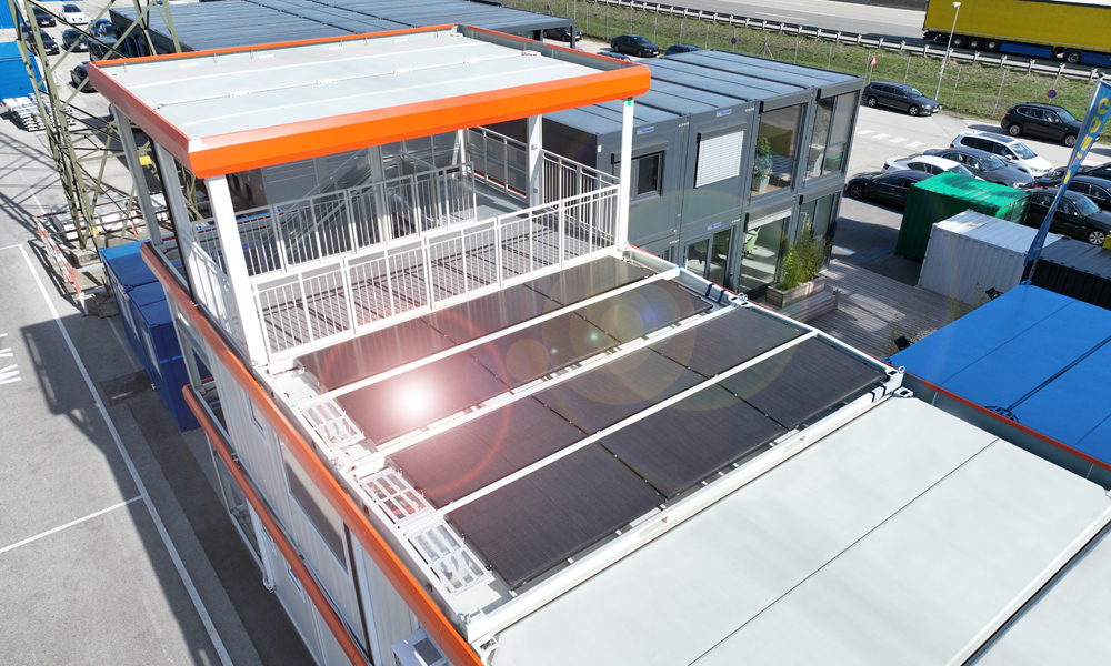 CONTAINEX CLASSIC Line mit Photovoltaik-Modul