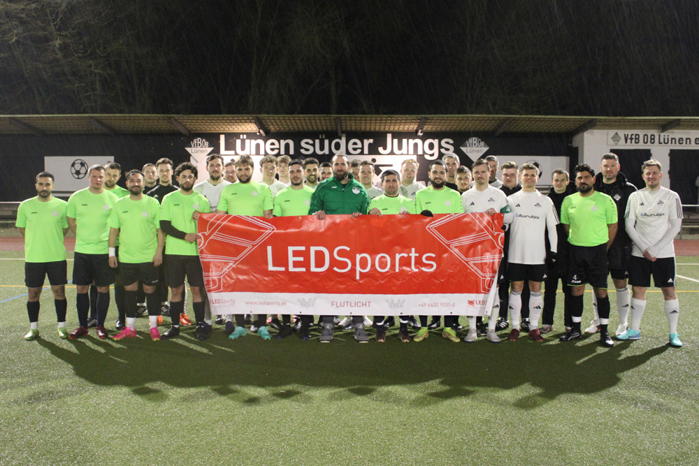 Der VfB Lünen freut sich über seine neue LED-Flutlichtanlage.