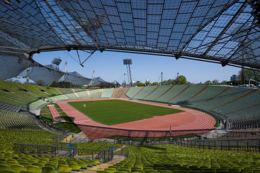 Der Münchner Stadtrat hat umfangreichen Sanierungsmaßnahmen am Olympiastadion zugestimmt.
