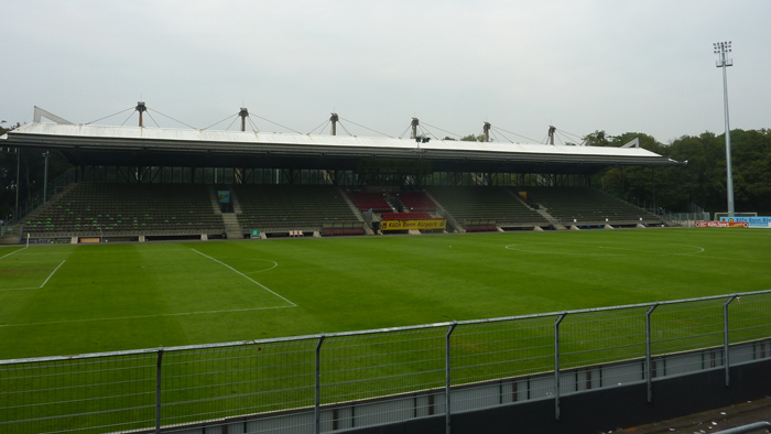 Der Sportpark Höhenberg in Köln wird auf seine Drittliga-Tauglichkeit geprüft.