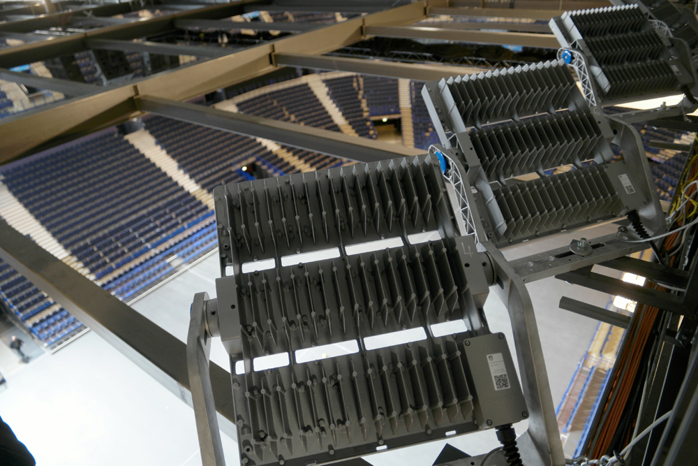 Neben der Hallenbeleuchtung sollen auch zahlreiche weitere Beleuchtungssysteme in der Barclays Arena umgerüstet werden.