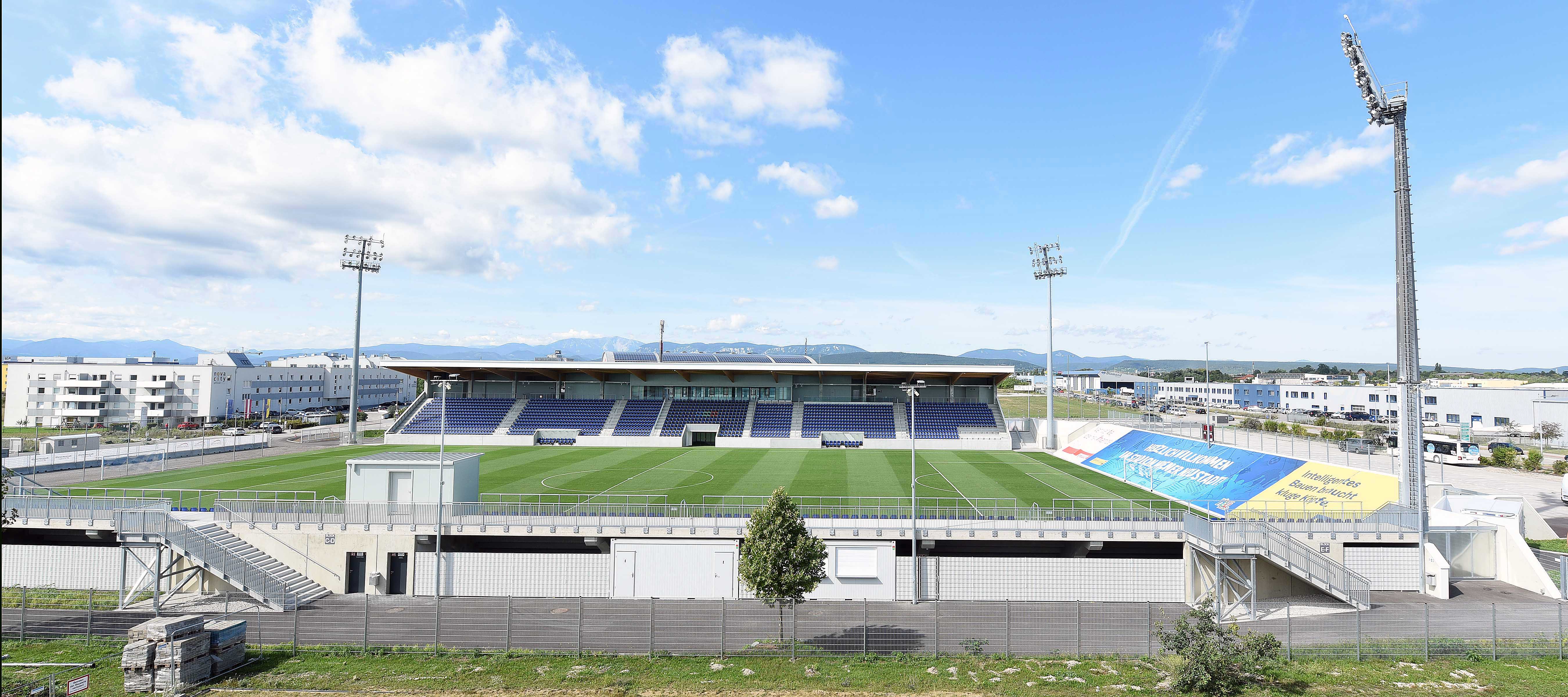 Stadion des SC Wiener Neustadt vor Eröffnung - Stadionwelt