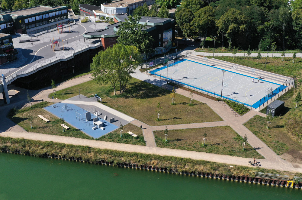 Das neue Multifunktionssportfeld und der neue Parkour-Spot ergänzen das Sportangebot am Wesel-Datteln-Kanal.