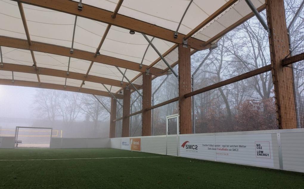 Der BV10 Remscheid darf sich über eine neue Freilufthalle von SMC2 freuen.