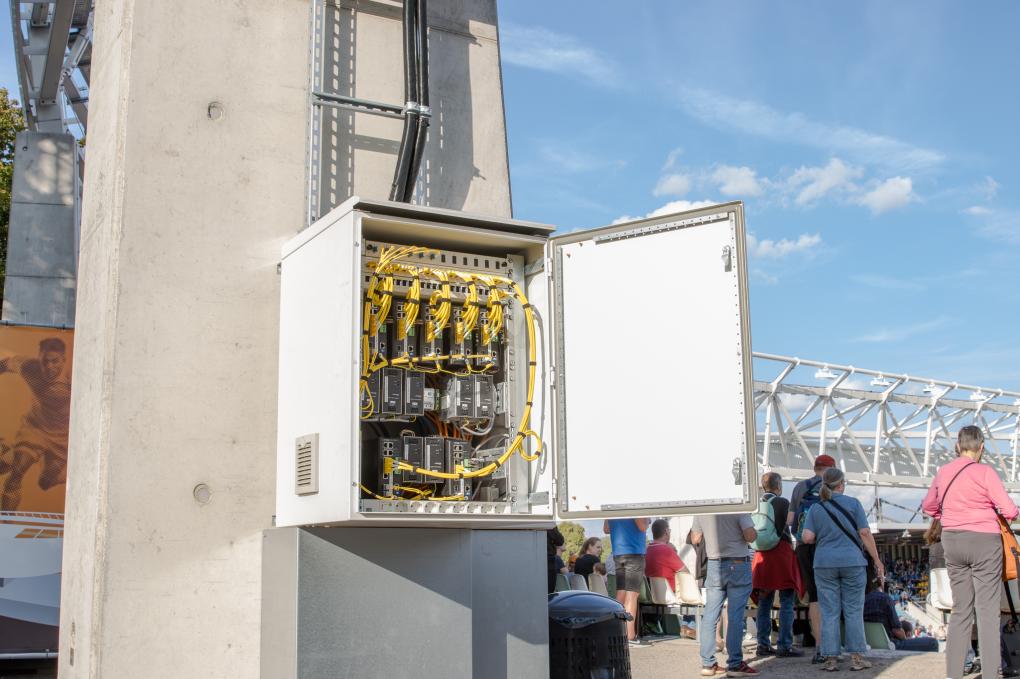meco Connect hat die bestehende Infrastruktur im Heinz-Steyer-Stadion mit Event-IT kombiniert.