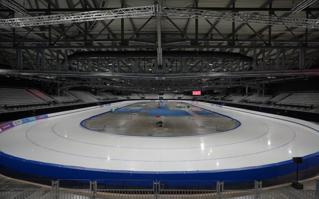 Die mobile Speed-Skating-Eisbahn in der Messe Milano Rho wurde für die Olympischen Winterspiele 2026 errichtet.