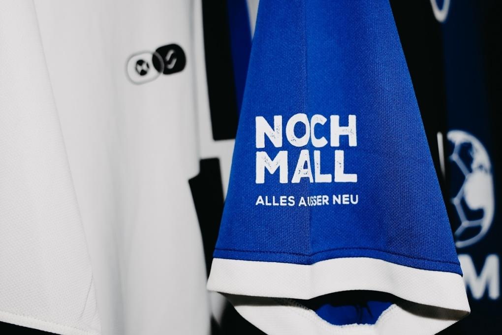 Der FC Internationale Berlin hat gemeinsam mit seinem Kommunikationspartner NochMall ein kreislauffähiges Trikot entwickelt.