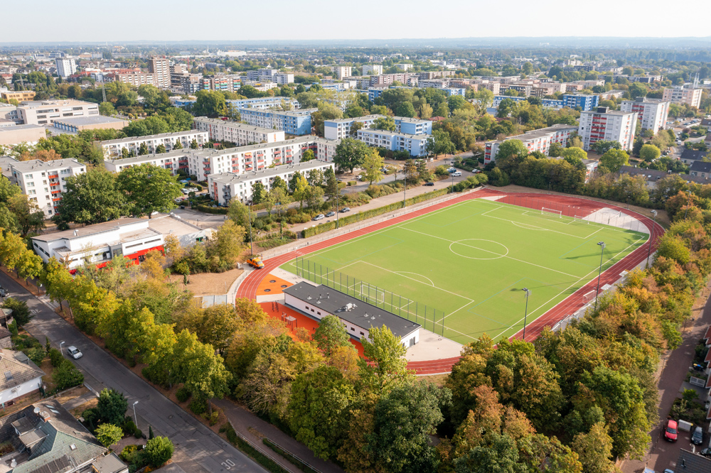 Rund 2,7 Mio. Euro sind in die Sanierung des Heinrich-Häck-Stadions geflossen.