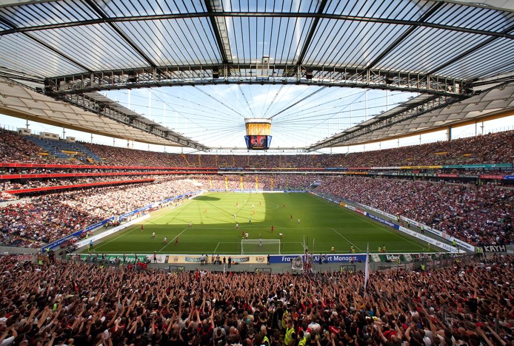 Volle Fußballstadien wie den Deutsche Bank Park in Frankfurt wird es vorerst nicht geben.